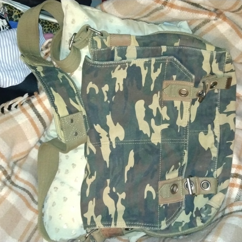 Relic Military camo style  crossbody bag